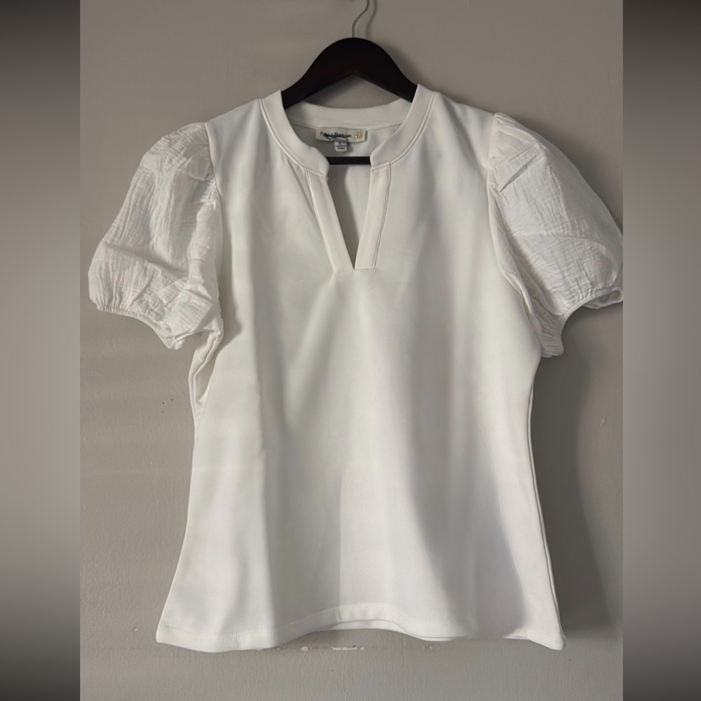 Women’s White Puff-Sleeve Split-Neck Top